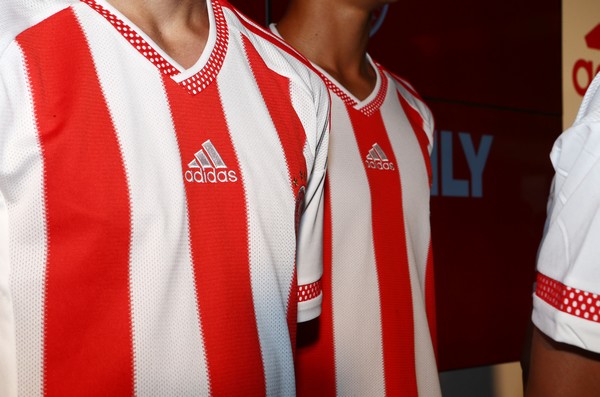 http://www.sdna.gr/files/1/OLY-Stratopoulos/Backstage/olympiakos-fanela-2015-16-3.jpg