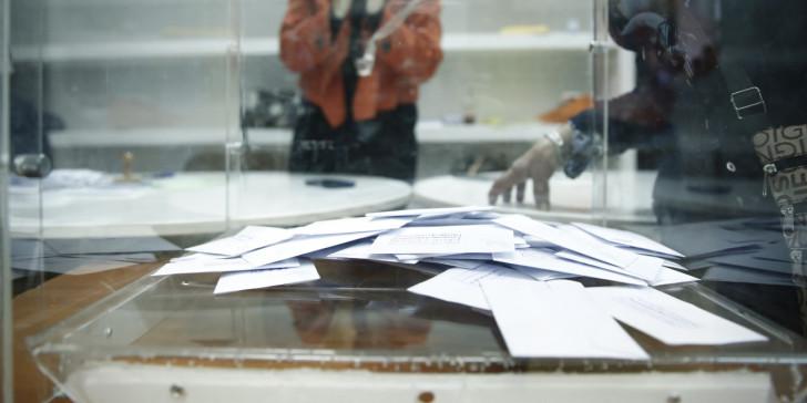 Δημοσκόπηση Pulse: Στο 29,5% η ΝΔ, δεύτερο κόμμα με 14 μονάδες διαφορά η ΕΛΑΣ του Τσίπρα
