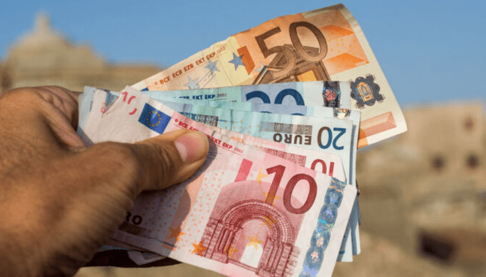 Κατώτατος μισθός: Η ακρίβεια «τρώει» την αύξηση των 40 ευρώ - «Είναι ανεπαρκής και φτωχή»