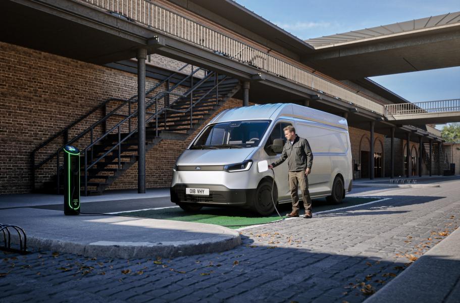 Η Ford Pro παρουσιάζει το νέο ηλεκτρικό βαν Transit City