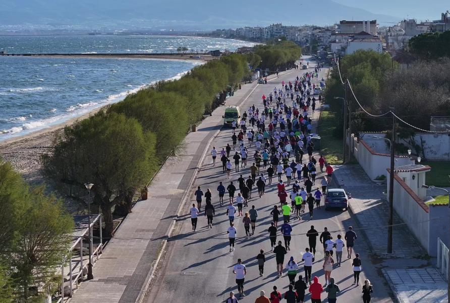 Σπουδαίες επιδόσεις και δυνατές εμπειρίες για 2.000 δρομείς στον 3ο Παράκτιο Ημιμαραθώνιο Θερμαϊκού «Αντώνης Ματζάρης»