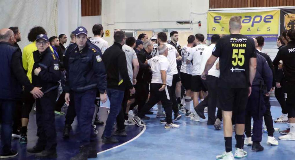 Ποινή δύο αγωνιστικών κεκλεισμένων των θυρών στην ΑΕΚ για το ματς με τον ΠΑΟΚ