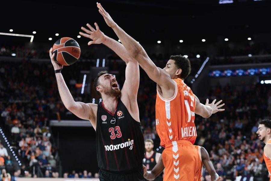 Τι πιο σύνηθες: Χωρίς βολή η Βαλένθια στο πρώτο ημίχρονο, 14 ο Ολυμπιακός!