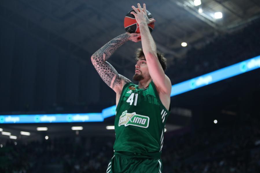 Ο Χουάντσο έπαιζε με πόνους στο στομάχι, πάει για εξετάσεις