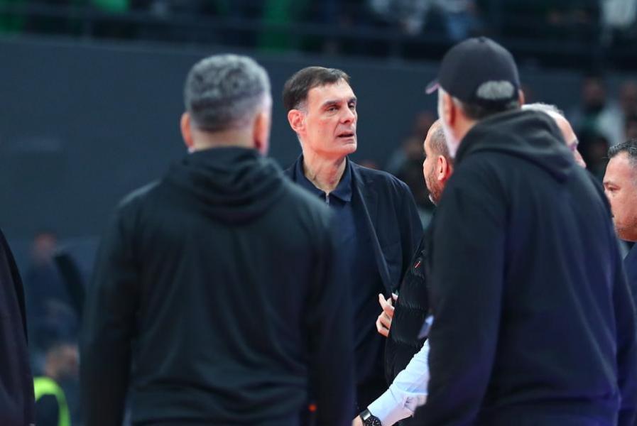 Νέα ένταση στο ημίχρονο: Μπαρτζώκας και Μπαφές έκαναν παράπονα στους διαιτητές - Τι αναφέρει η «ερυθρόλευκη» ΚΑΕ