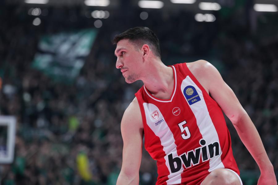 Το τρολάρισμα του Βεζένκοφ στον Λαρεντζάκη: «Θα κεράσει όλη την ομάδα σούσι» (vid)