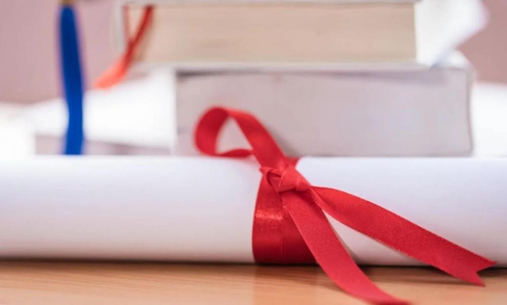 Σχολή στην Κρήτη έδινε πλαστά πτυχία – Συνελήφθη ο υπεύθυνος