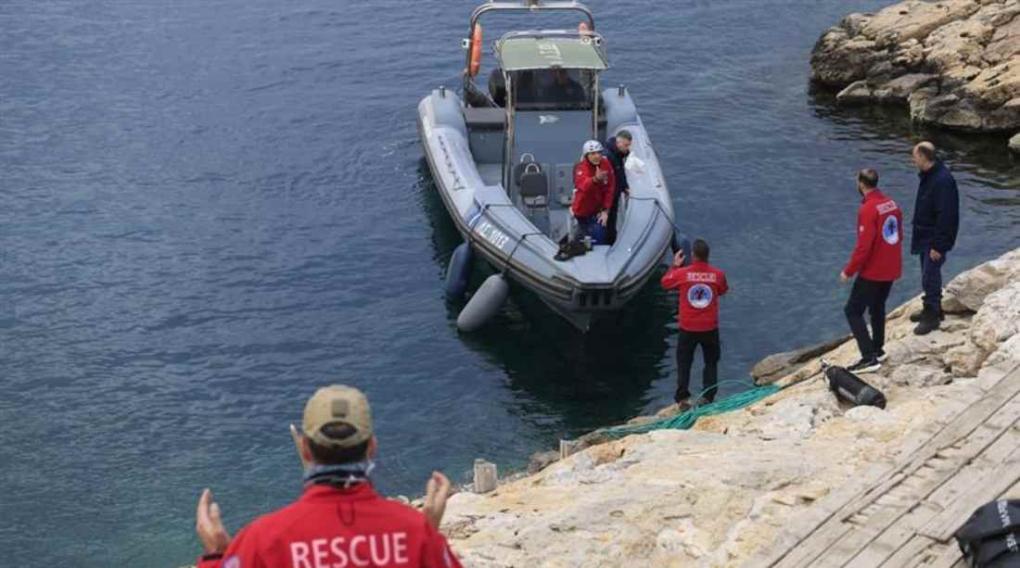 Βουλιαγμένη: Εξαφανίζονται οι ελπίδες για τον 34χρονο δύτη - Άκαρπες οι έρευνες της 4ης ημέρας