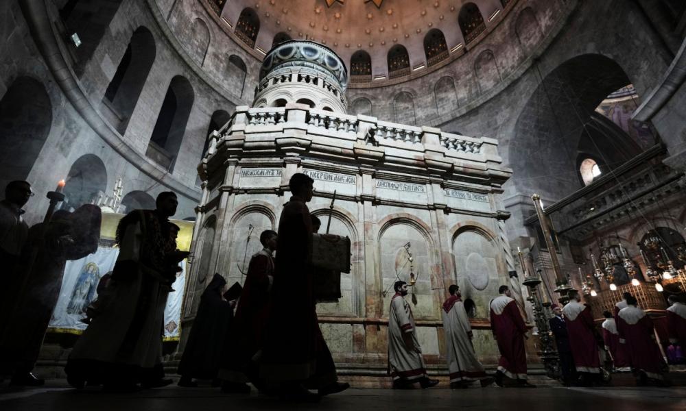 Στροφή από το Ισραήλ – Επιτρέπει την περιορισμένη πρόσβαση στον Πανάγιο Τάφο