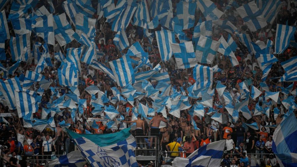 Η Μαρσέιγ ανοίγει την πόρτα σε νέους επενδυτές για να κλείσει την ψαλίδα με την Παρί