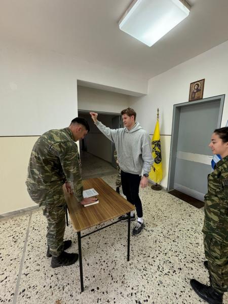 ΚΑΕ Ολυμπιακός: «Περιμένουμε φωτογραφία από την στρατιωτική θητεία του ιδιοκτήτη της ΚΑΕ Παναθηναϊκός»