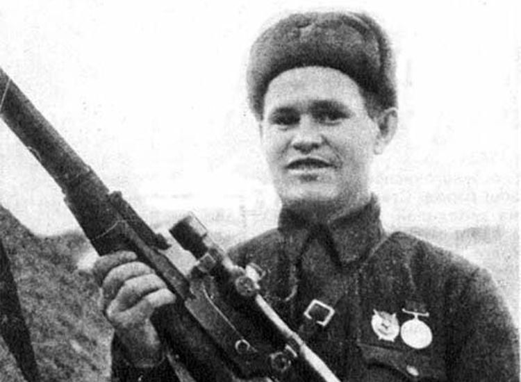 Βασίλι Ζάιτσεφ: Ο πιο διάσημος ελεύθερος σκοπευτής του Β’ Παγκοσμίου που εξολόθρευσε πάνω από 400 Γερμανούς