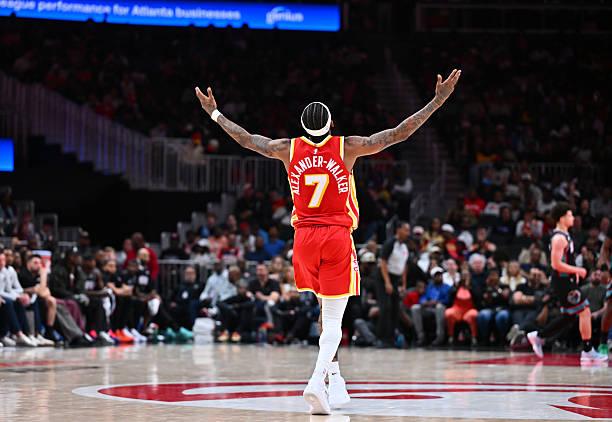 Νίκη για... playoffs από τους Χοκς