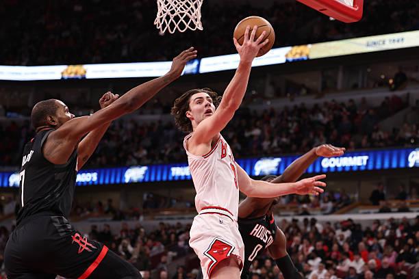 Οι Μπουλς σόκαραν τους Ρόκετς