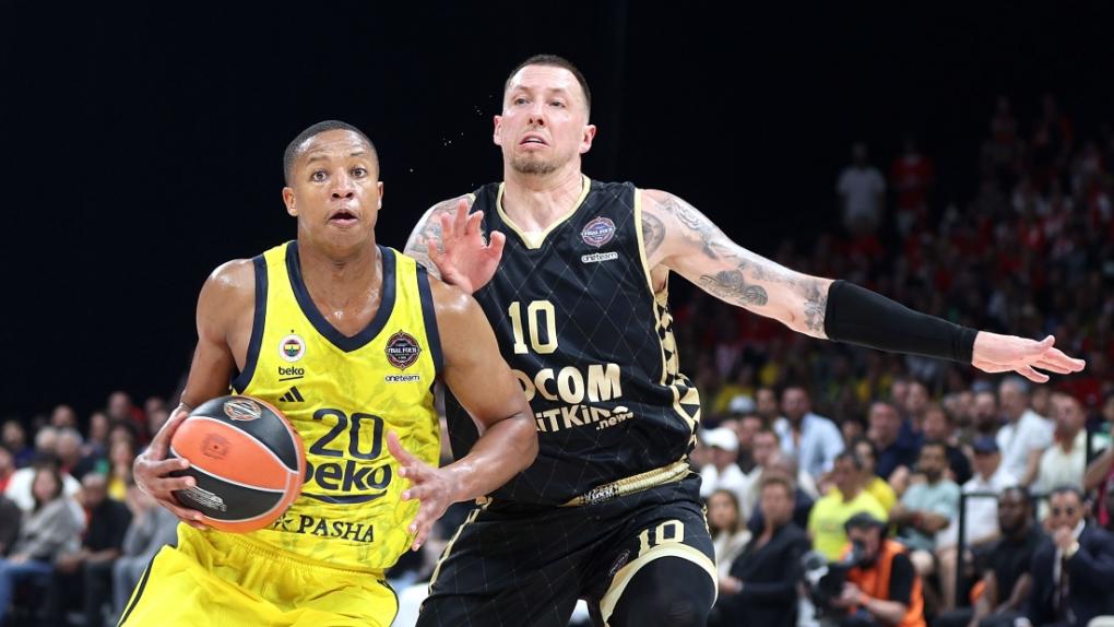 Επιβεβαίωση SDNA: Υπογράφει τριετές στην Αρμάνι ο Ντέβον Χολ