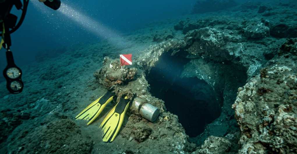 Το χαρακτηριστικό του «Πηγαδιού του Διαβόλου»: Γιατί ο φίλος του 34χρονου δύτη δεν τον έβλεπε ενώ ήταν σε απόσταση 3 μέτρων