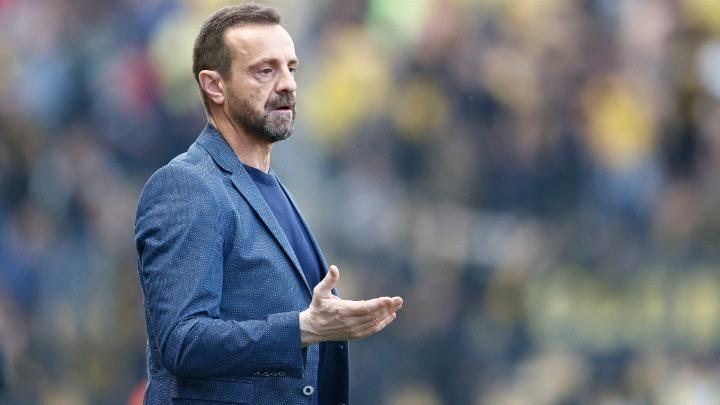 Ανανέωσε μέχρι το 2029 με την Κύπρο ο Μάντζιος