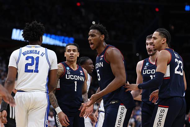 To Κονέκτικατ με αδιανόητη ανατροπή και ήρωα τον Μάλινς απέκλεισε το Ντιούκ!