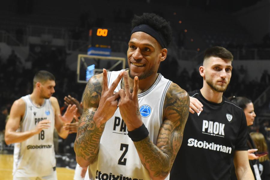 Μέλβιν: «Κάνω ό,τι μπορώ για να πάρουμε τον τίτλο»