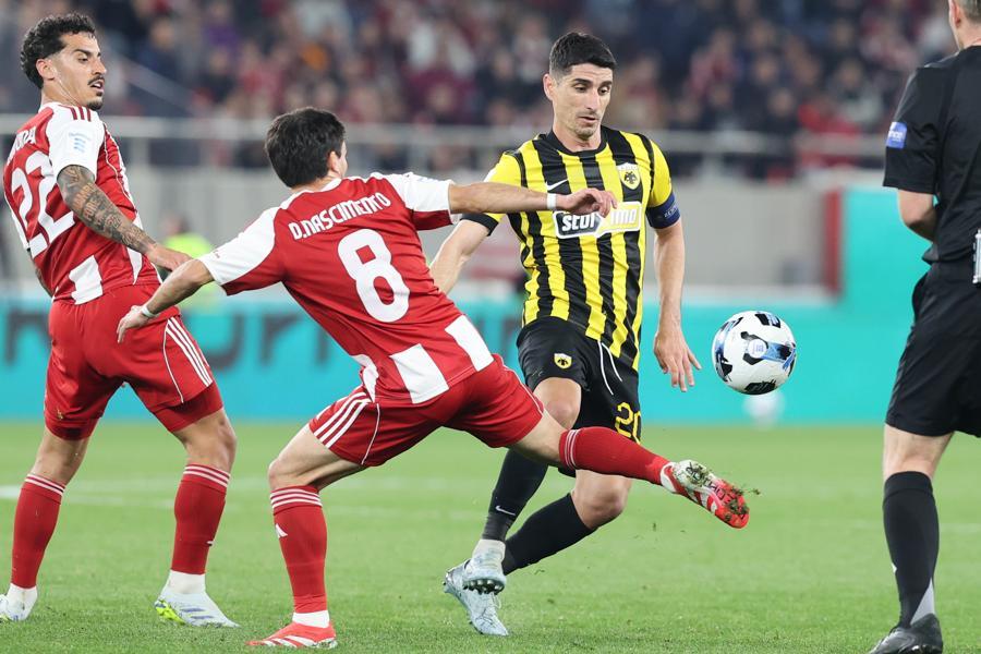 Με Πήλιο αριστερά και Μάνταλο δίπλα σε Πινέδα στα χάφ η ΑΕΚ