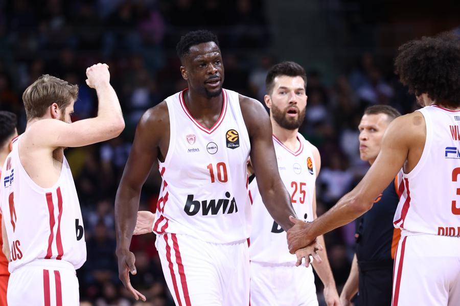 Φαλ η επιστροφή: Πάτησε παρκέ μετά απο 10 μήνες ο Γάλλος σέντερ