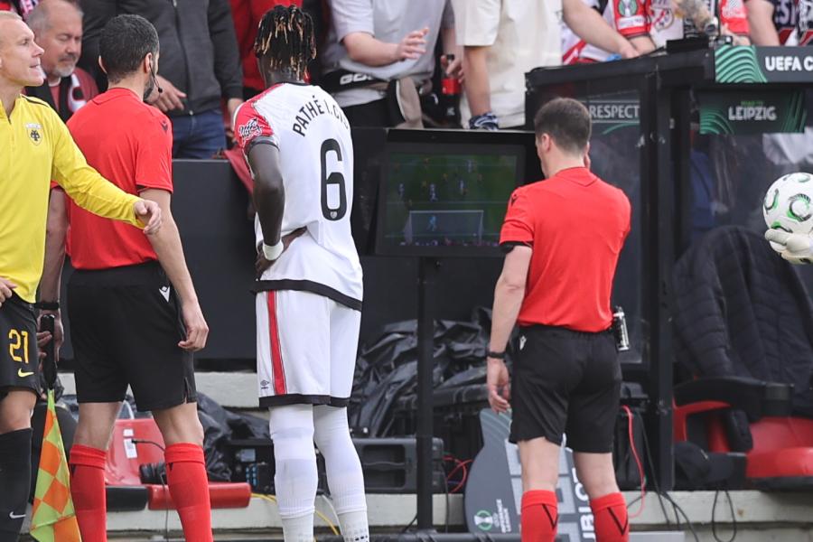 Το γκολ της Ράγιο που θύμισε... Γιαζίτσι και ακυρώθηκε για οφσάιντ (vid)