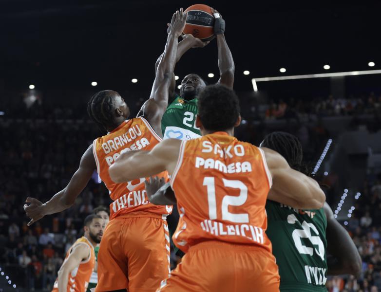 Στο ίδιο έργο θεατές, αλλά όλα θα κριθούν στο… χειροκρότημα