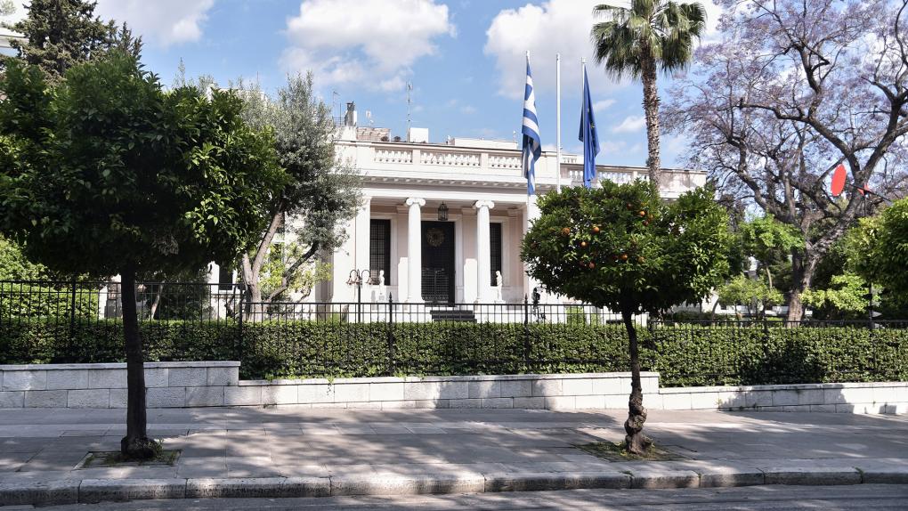 Στάση αναμονής στο Μαξίμου μετά τις αποκαλύψεις για τον ΟΠΕΚΕΠΕ αλλά και σενάρια αναχηματισμού