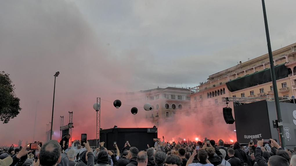 «Κάηκε» η Αριστοτέλους στις 19:26 για τον... αιώνιο ΠΑΟΚ! (vids)