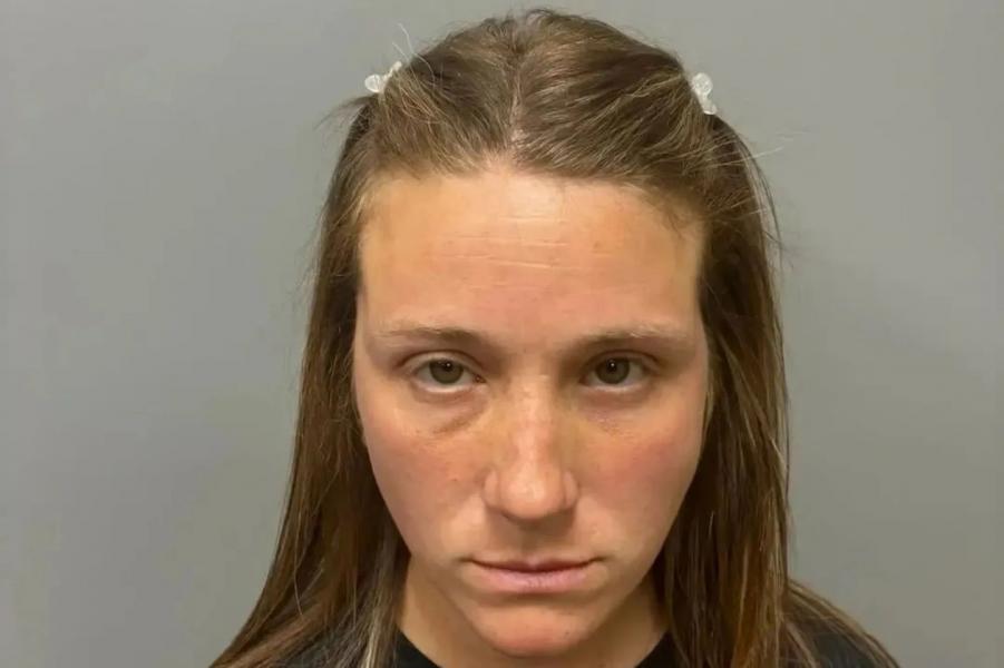 ΗΠΑ: Δασκάλα δημοτικού αντιμέτωπη με 25 κατηγορίες για βιασμό και κακοποίηση μαθητών 10 ετών