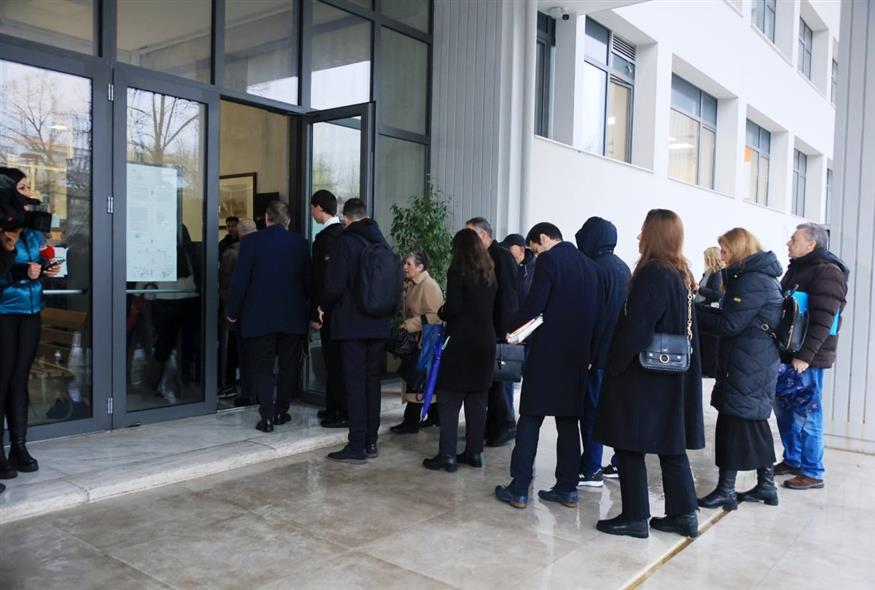 Τέμπη: Στον «αέρα» η δίκη για τα εξαφανισμένα βίντεο - Αποχή δήλωσε η πρόεδρος του δικαστηρίου