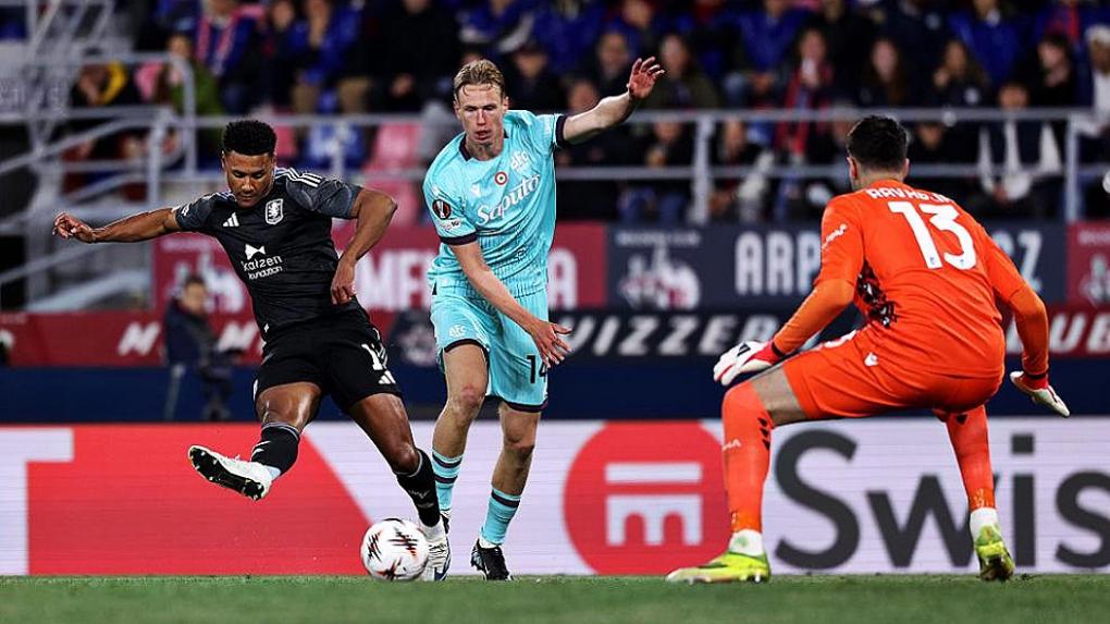 Προβάδισμα ημιτελικών για Βίλα, Φράιμπουργκ