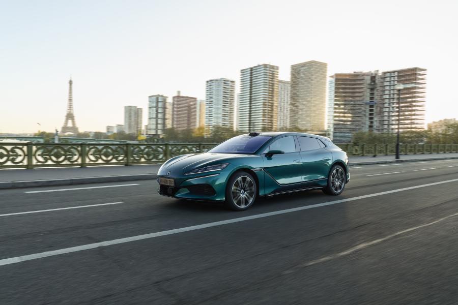 Denza Z9GT: «Πύραυλος» από τη BYD που κάνει την Ευρώπη να τρέμει (pics)