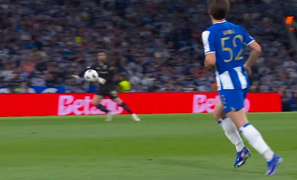 Το αυτογκόλ της Πόρτο απέναντι στην Νότιγχαμ έγραψε ιστορία! (vid)