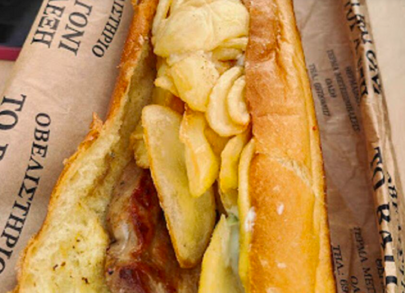 Το απόλυτο value for money στέκι: Η καντίνα-βαγόνι με τα μεγαλύτερα σάντουιτς που έχεις δει