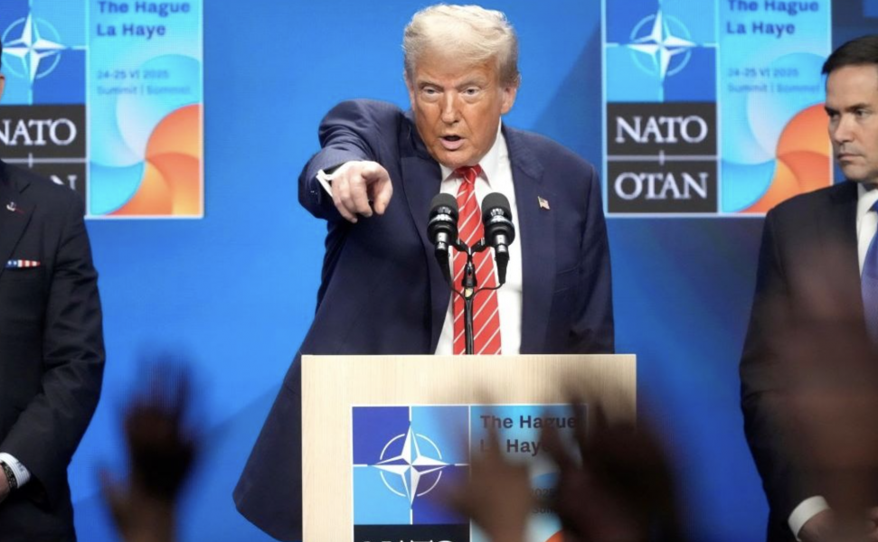 Ο Τραμπ λέει ότι οι ΗΠΑ θα στοχεύσουν τις υποδομές του Ιράν την Τρίτη