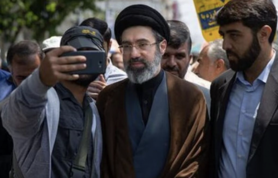 Αxios: Πώς ο Μοτζτάμπα Χαμενεΐ κατέληξε σε εκεχειρία με τον Τραμπ