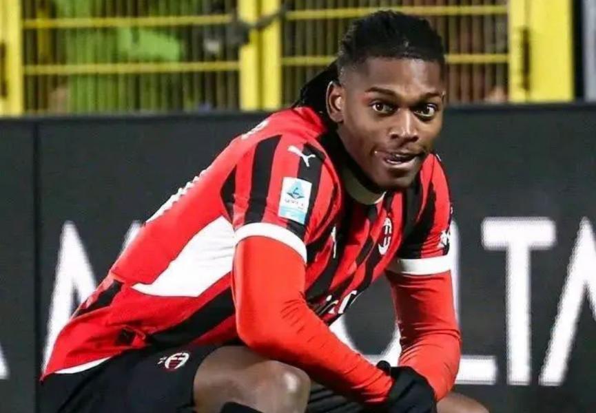 Η Μπαρτσελόνα ψάχνεται με τον Ραφαέλ Λεάο