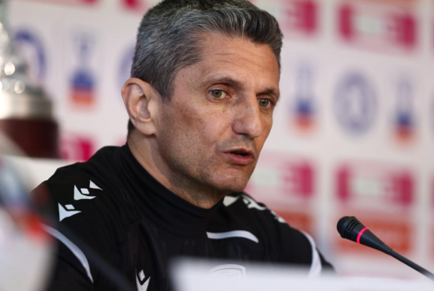 Λουτσέσκου: «Περάσαμε έναν... τυφώνα - Δεν παίζουμε για εμάς αλλά για τον κόσμο μας»