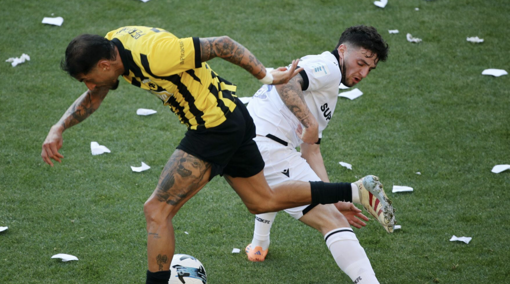 Video: Η «γιαγιά» που πάει να δώσει το πρωτάθλημα στην ΑΕΚ!