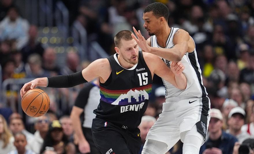 Αποθέωσε τον Ουεμπανιάμα ο Γιόκιτς: «Ο πιο ξεχωριστός παίκτης και στις δύο πλευρές του παρκέ»