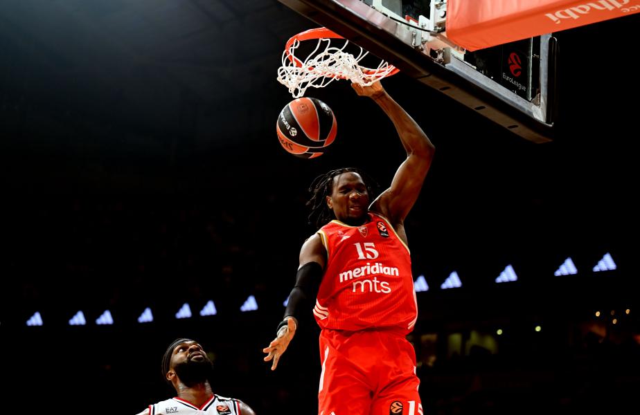 Επίσημο: Ανανέωσε με τον Ερυθρό Αστέρα ως το 2028 ο Ιζούντου