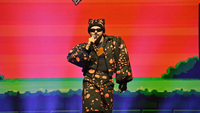 Αποκαλύφθηκε η έκπληξη: Αυτή είναι η γνωστή ηθοποιός που θα βγει στη σκηνή της Eurovision μαζί με τον Akyla