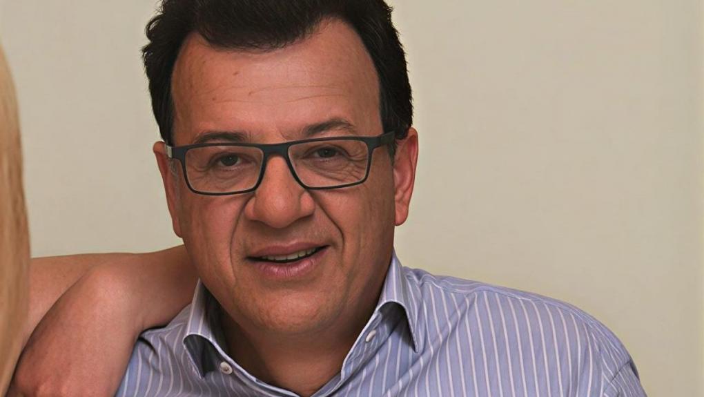 «Δεν ήθελαν ούτε να συναντηθούν οι ανάσες τους»: Η κόντρα που έφερε το τέλος του Παπαδρόσου απ' τον ΣΚΑΪ