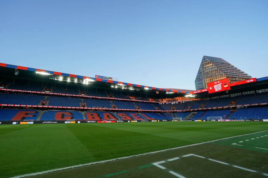 Η αναμέτρηση της Βασιλείας με την Τουν αναβλήθηκε λόγω πυρκαγιάς στα αποδυτήρια!