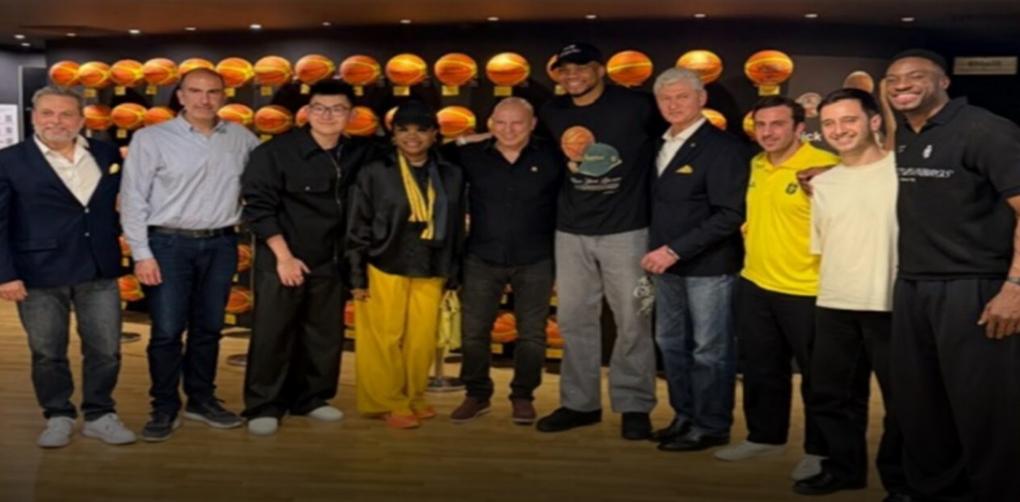 Συνάντηση Γκάλη και οικογένειας Αντετοκούνμπο στο μουσείο του Άρη Betsson