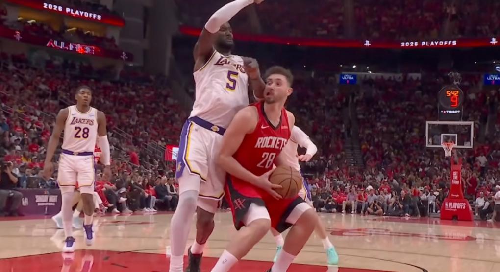 Ο Έιτον αποβλήθηκε για χτύπημα στο πρόσωπο του Σενγκούν (vid)