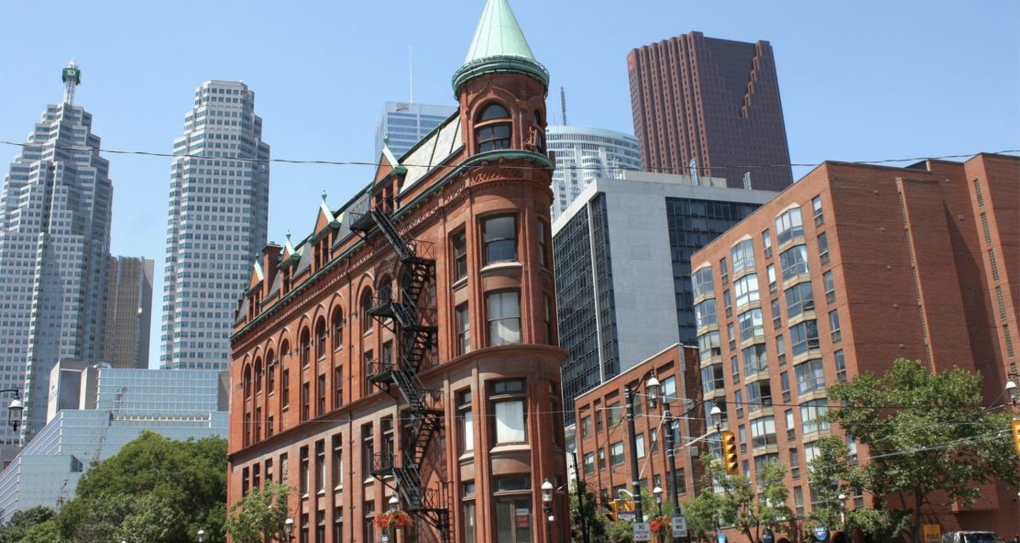 Υψηλοί μισθοί, αμέτρητα επιδόματα: Η χώρα με τους 350.000 Έλληνες που έγινε ο νο1 προορισμός όσων θέλουν καλύτερη ζωή