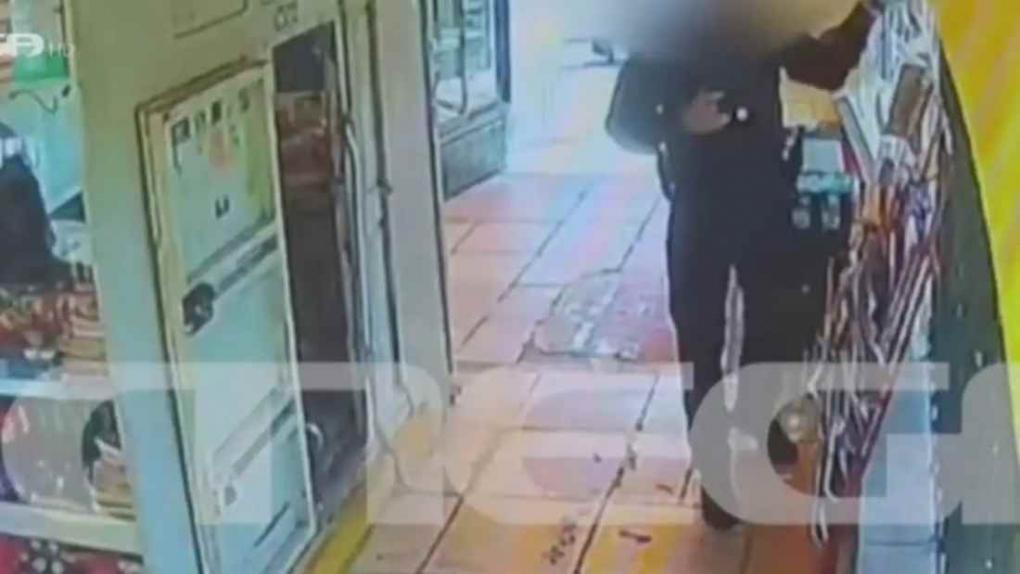 Γενικό Κρατικό Νίκαιας: Η στιγμή που άνδρας επιχειρεί να εισβάλει με αεροβόλο – Βίντεο ντοκουμέντο