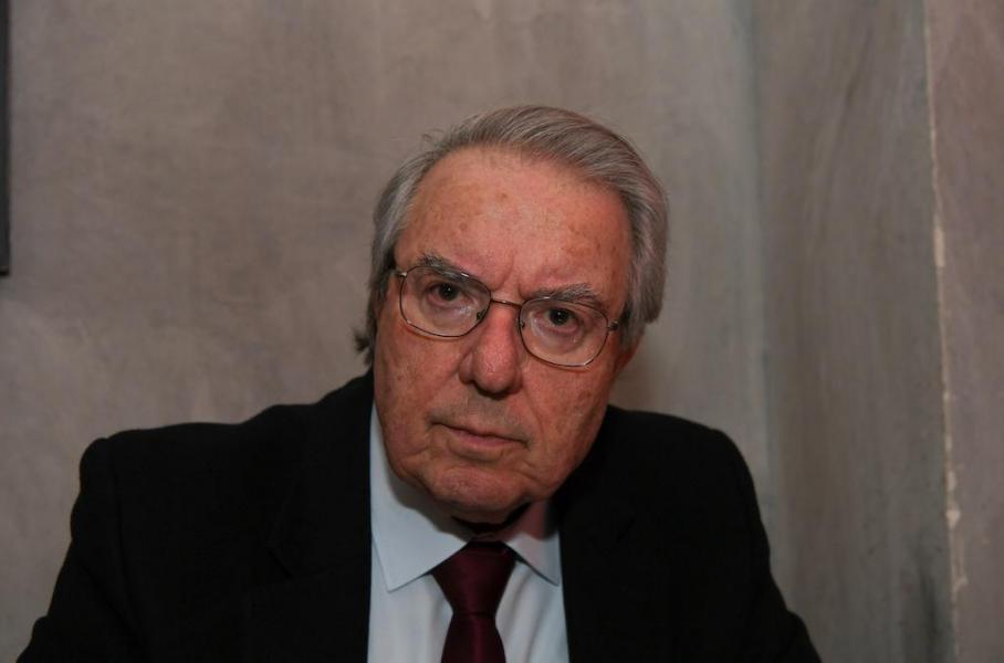 Το μεγαλύτερο θύμα της «απλοποίησης»: Η τρισύλλαβη λέξη που γράφουμε όλοι λάθος με «ι» αντί για «η»